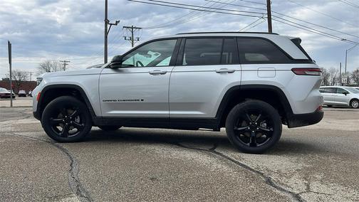 2025 Jeep Grand Cherokee Altitude