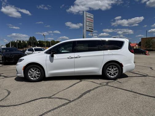 2026 Chrysler Pacifica L