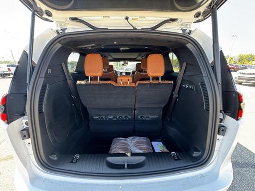 2026 Chrysler Pacifica L