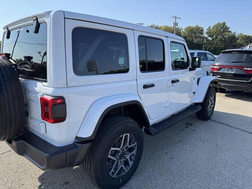 2025 Jeep Wrangler 4-Door Sahara 4x4
