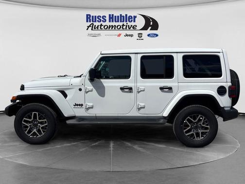 Bright White Clearcoat 2025 Jeep Wrangler 4-Door Sahara 4x4