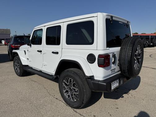 2025 Jeep Wrangler 4-Door Sahara 4x4