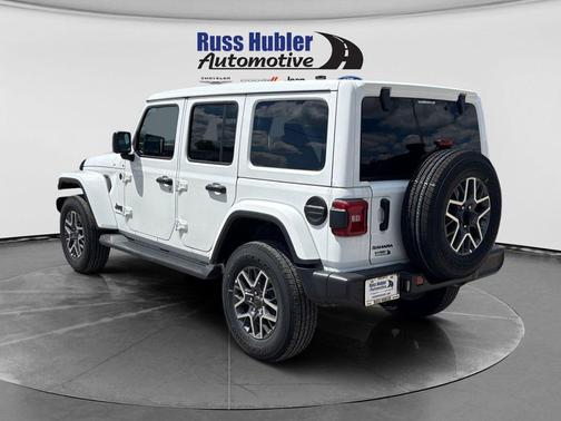 Bright White Clearcoat 2025 Jeep Wrangler 4-Door Sahara 4x4