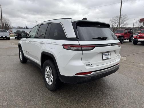 2023 Jeep Grand Cherokee Laredo