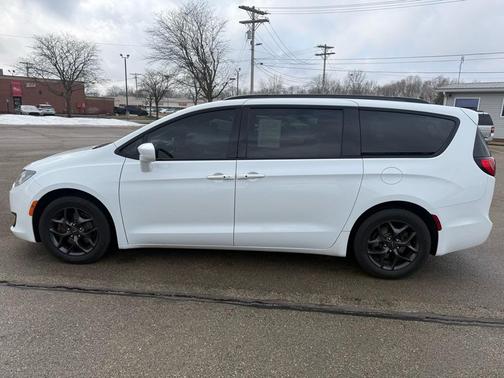 2018 Chrysler Pacifica Touring-L Plus