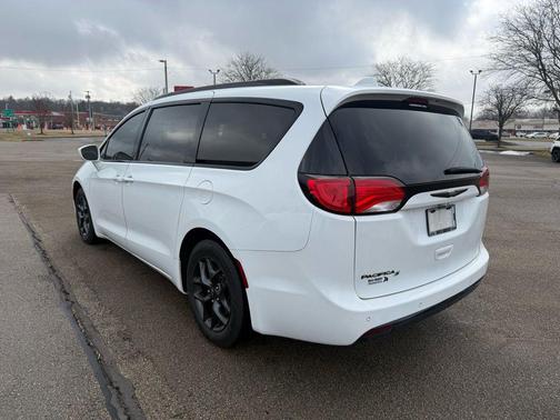 2018 Chrysler Pacifica Touring-L Plus