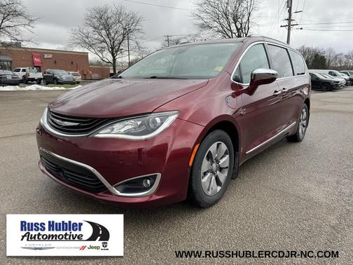 2017 Chrysler Pacifica Hybrid Platinum