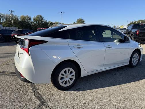 2019 Toyota Prius LE