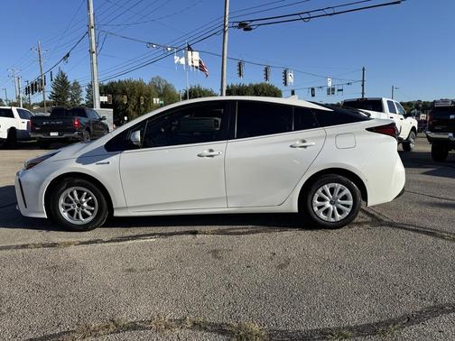 2019 Toyota Prius LE