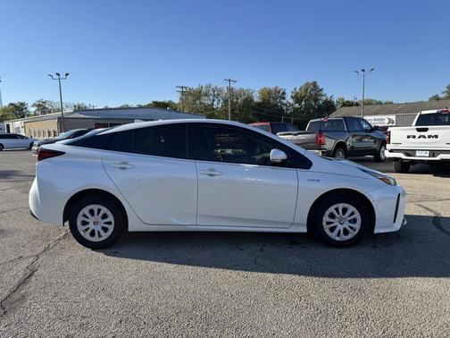 2019 Toyota Prius LE