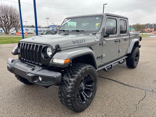 Sting-Gray Clearcoat 2021 Jeep Gladiator Willys 4x4
