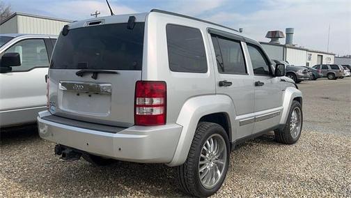 Photo 6 of 6 of 2012 Jeep Liberty Jet