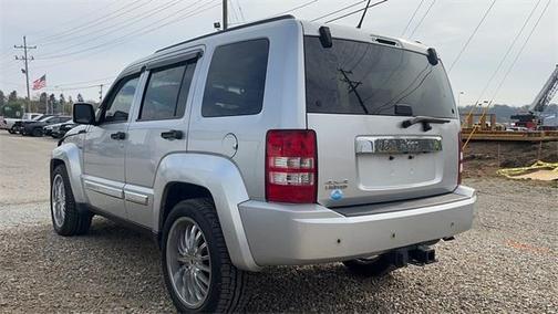 Photo 4 of 6 of 2012 Jeep Liberty Jet