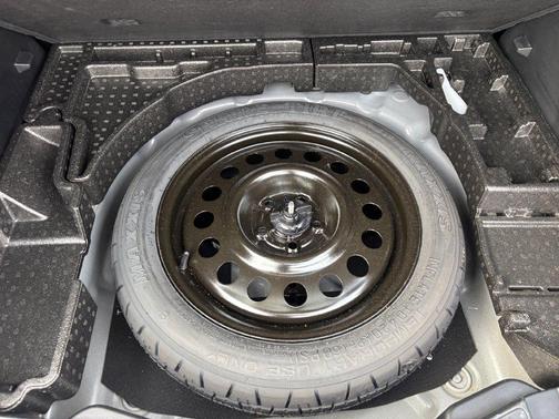 Carbonized Gray Metallic 2024 Ford Escape Active