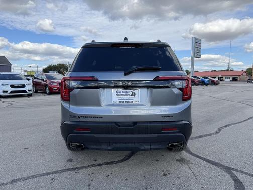 2022 GMC Acadia AWD SLT