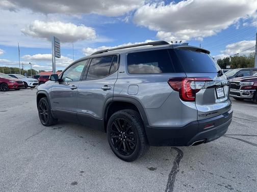 2022 GMC Acadia AWD SLT