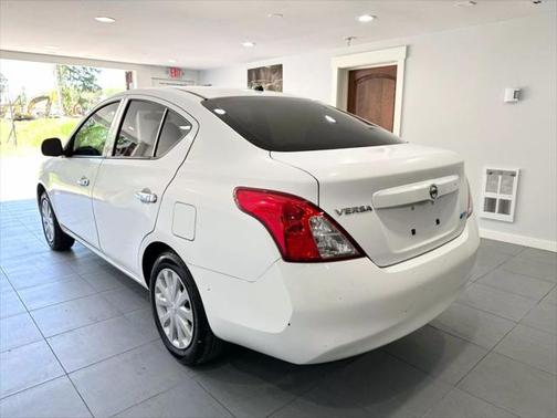 2014 Nissan Versa 1.6 S