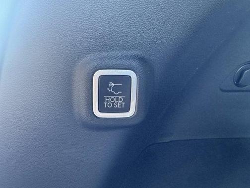 Red Hot Pearlcoat 2026 Jeep Cherokee Limited
