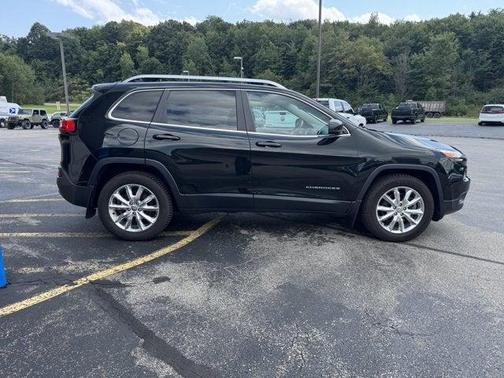 Brilliant Black Crystal Pearlcoat 2014 Jeep Cherokee Limited