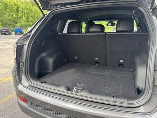 Baltic Gray Metallic Clearcoat 2024 Jeep Compass Latitude