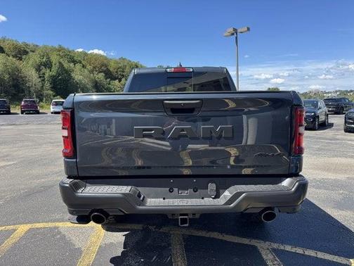 2026 RAM 1500 RAM 1500 WARLOCK CREW CAB 4X4 5'7' BOX