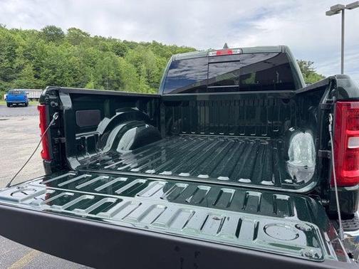 Serrano Green Metallic 2026 RAM 1500 Big Horn/Lone Star