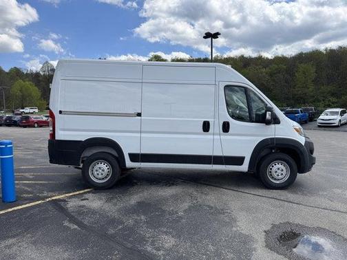 Bright White Clearcoat 2026 RAM ProMaster 2500 Tradesman