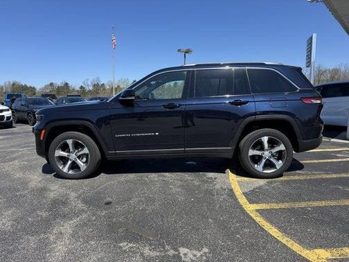 Midnight Sky 2024 Jeep Grand Cherokee Limited