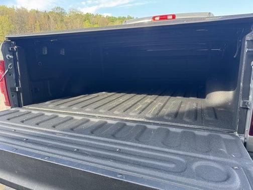Ceramic Gray Clearcoat 2022 RAM 1500 Classic Warlock Quad Cab 4x4 6'4' Box