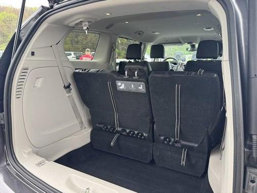 Granite Crystal Metallic Clearcoat 2020 Chrysler Voyager LXI