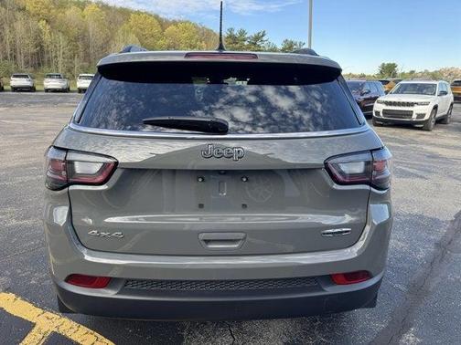 2023 Jeep Compass Latitude Lux