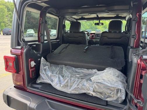 Snazzberry Pearlcoat 2021 Jeep Wrangler Rubicon