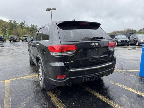 Diamond Black Crystal Pearlcoat 2019 Jeep Grand Cherokee Overland