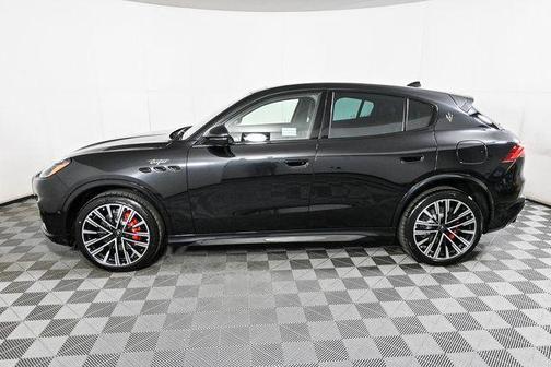 Nero Noctis 2025 Maserati Grecale Trofeo