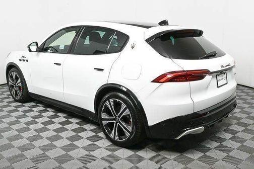 Bianco 2025 Maserati Grecale Folgore Base