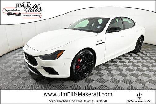 Bianco 2024 Maserati Ghibli Modena Ultima Q4