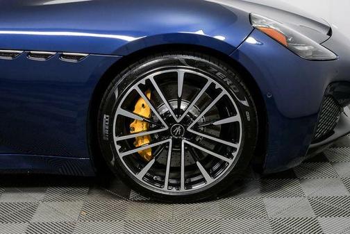 Blu 2026 Maserati GranCabrio BASE