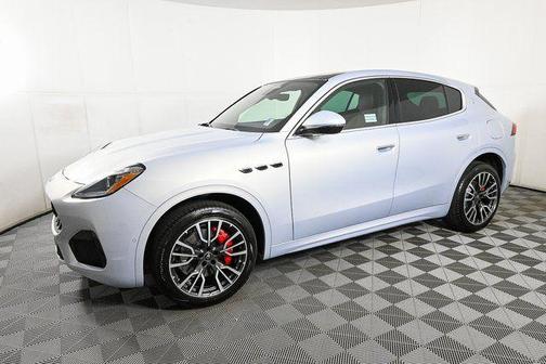 Bianco 2025 Maserati Grecale Base