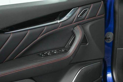 Blu 2024 Maserati Levante GT Ultima