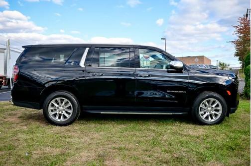 2023 Chevrolet Suburban Premier