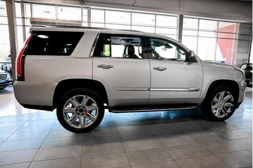 Radiant Silver Metallic 2016 Cadillac Escalade Luxury
