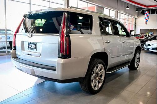 Radiant Silver Metallic 2016 Cadillac Escalade Luxury