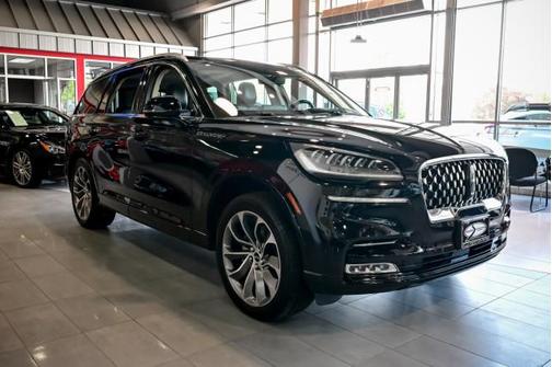 Infinite Black Metallic Clearcoat 2022 Lincoln Aviator Grand Touring AWD