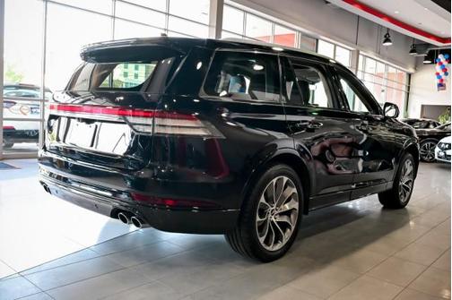 Infinite Black Metallic Clearcoat 2022 Lincoln Aviator Grand Touring AWD
