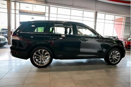 Infinite Black Metallic Clearcoat 2022 Lincoln Aviator Grand Touring AWD