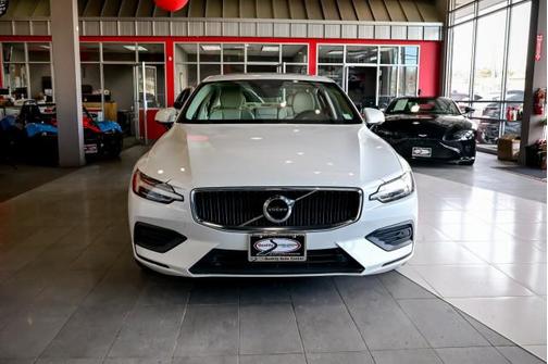 2019 Volvo S60 T6 Momentum