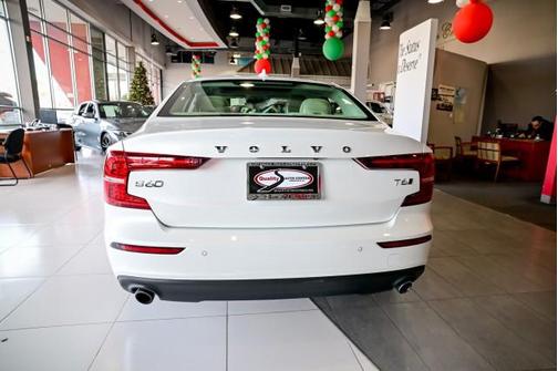 2019 Volvo S60 T6 Momentum