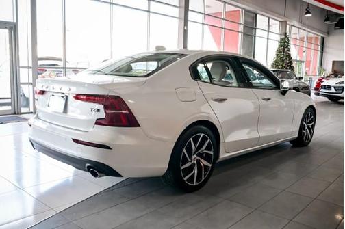 2019 Volvo S60 T6 Momentum