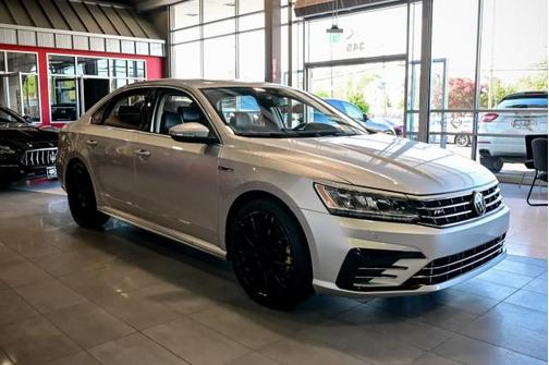Reflex Silver Metallic 2019 Volkswagen Passat 2.0T R-Line