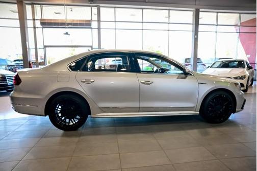 Reflex Silver Metallic 2019 Volkswagen Passat 2.0T R-Line